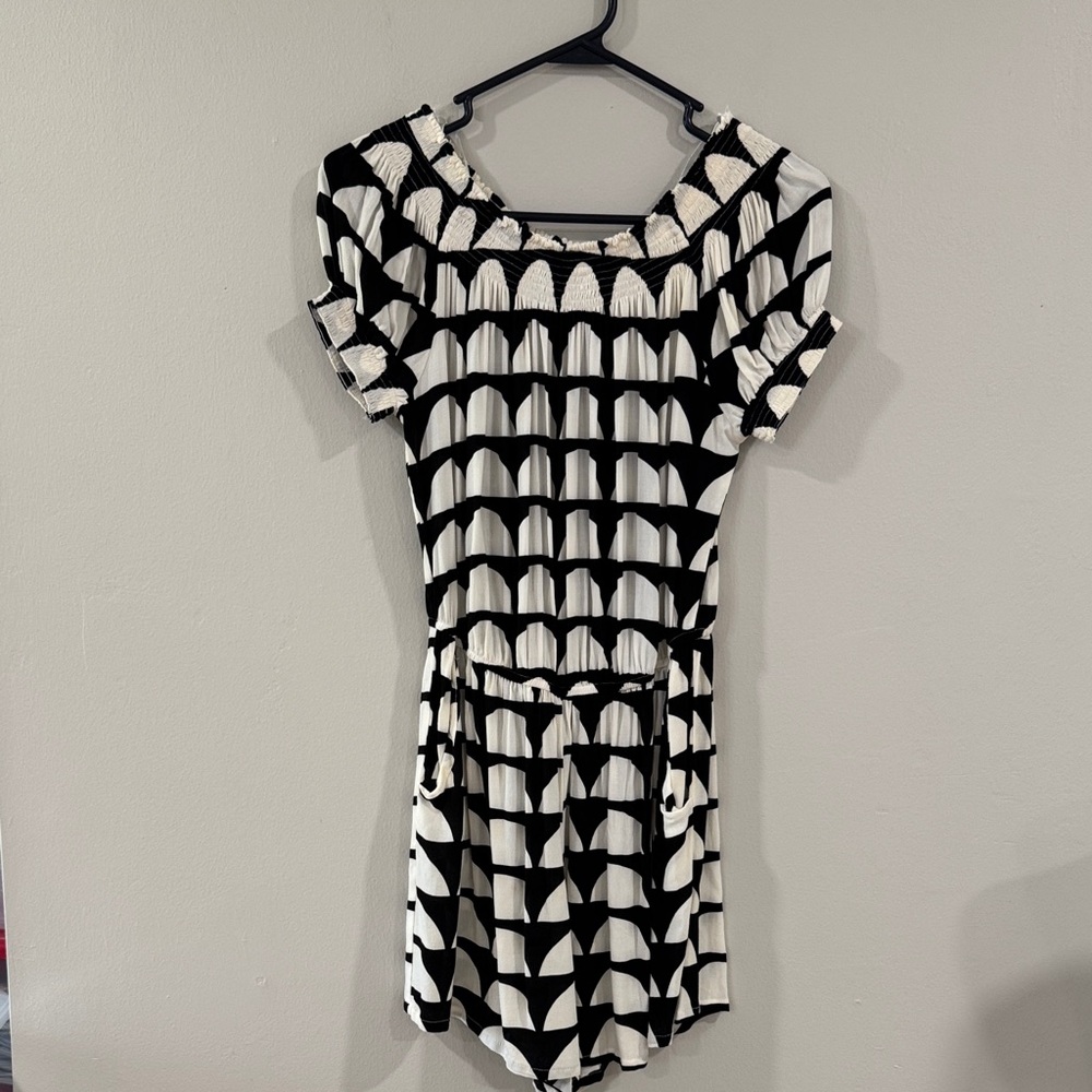 Ava Sky Fighting Eel Black & White Geometric Short-Sleeve romper